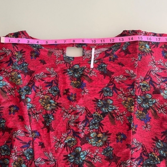 Free People Floral Red Women's Top Size Large Long Ruffle Sleeves Crew Neck - Picture 6 of 8